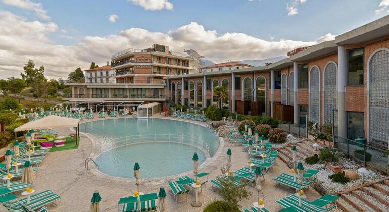 Excursão diária de relaxamento às termas a partir de Nápoles: Dia de piscina termal Organizado por Namik