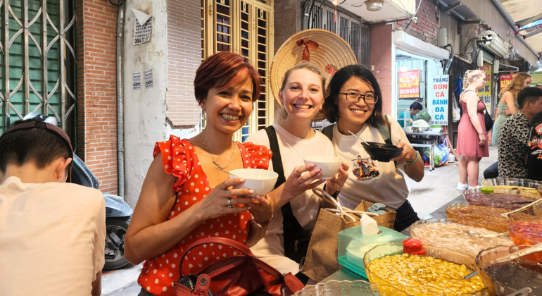 Le goût de Hanoi - Visite guidée de la cuisine de rue Fournie par Beyond Vietnam