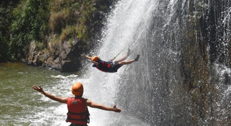 Canyoning extrême à Dalat Fournie par Dalat Adventure Tours