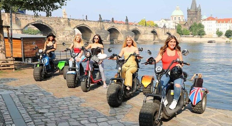 Visita guiada en directo ️Trike-Harley️ Miradores de Praga Operado por PragueOnSegway.com