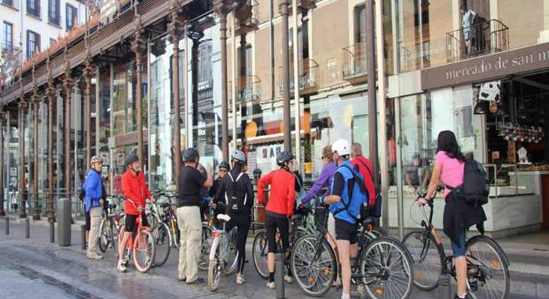 Tour en Bicicleta: Lo Mejor de Madrid Operado por Rent & Roll