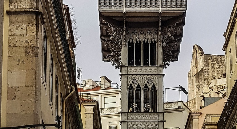 free-tour-around-the-downtown-area-baixa-and-chiado-es-10