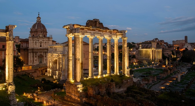 Tour notturno gratuito - Roma imperiale Fornito da Recorriendo Roma 