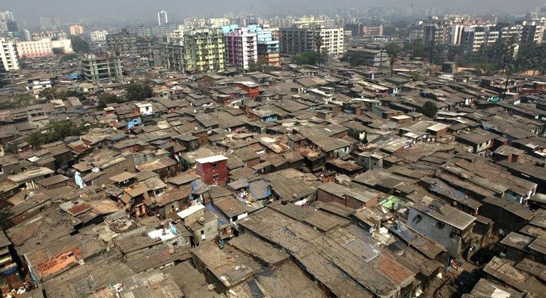 Slum of Mumbai Walking Tour India — #8