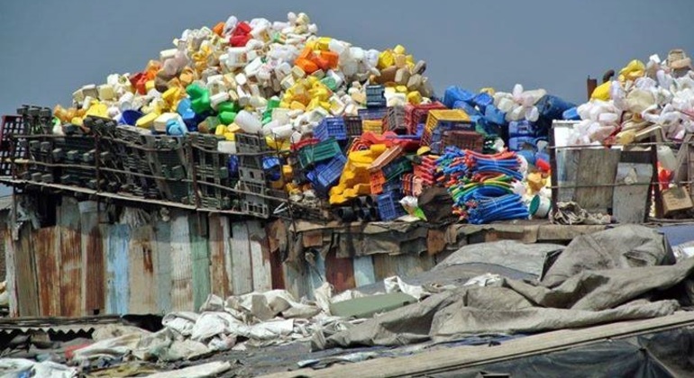 Slum of Mumbai Walking Tour India — #4