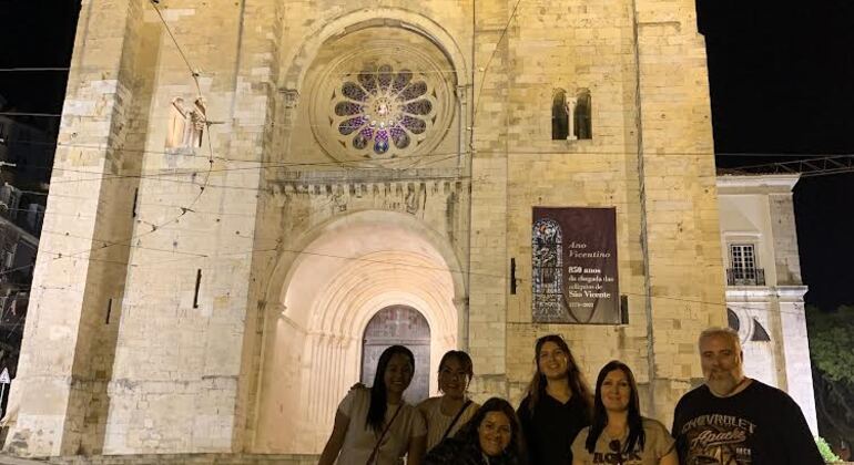 Passeio pedestre noturno em Alfama Organizado por Iberia Tour 