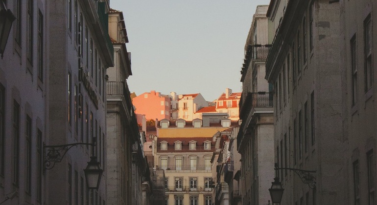 night-walking-tour-in-alfama-es-3