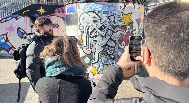 street art tour barcelona free