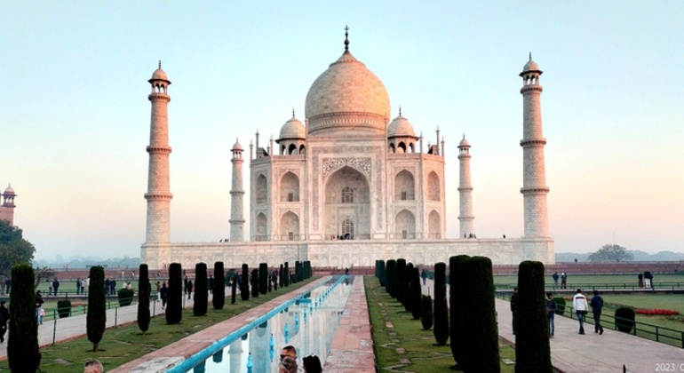 Sunrise Taj Mahal Tour, India