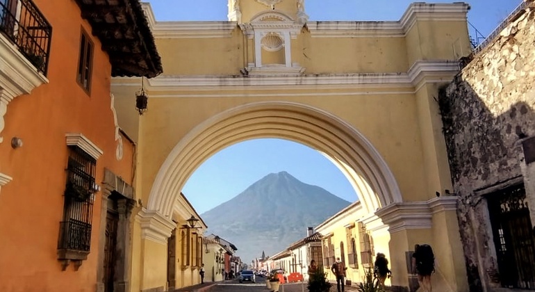 Explorar a Antiguidade: caminhar e descobrir a História Organizado por Axel Zabaleta