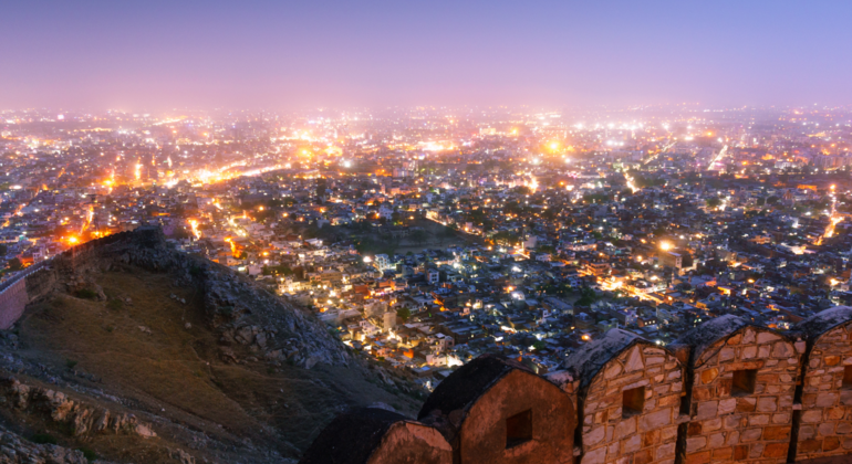 Explore Jaipur on a Moonlight Guided Walk Tour with Tuk Tuk Ride