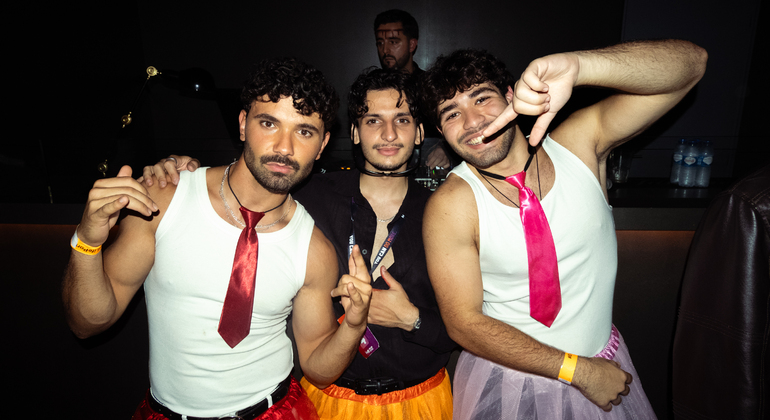 carnival-extravaganza-porto-pub-crawl-en-2