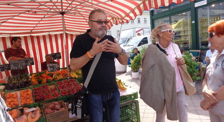 vienna-naschmarkt-food-walking-tour-en-1