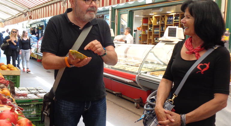 vienna-naschmarkt-food-walking-tour-en-3