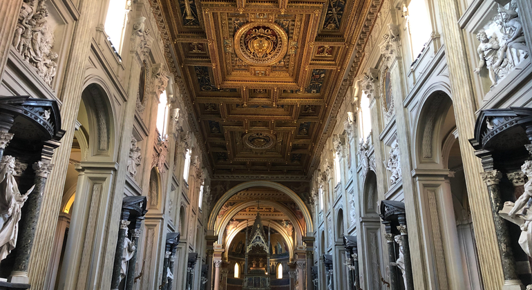 Arco di San Giovanni in Laterano Roma - Tour di un'ora Fornito da Crucis Tours