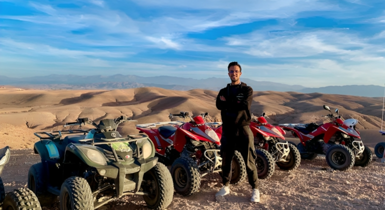 Experiencia de 2 horas en quad por el desierto de Agafay Operado por Amazigh Journeys