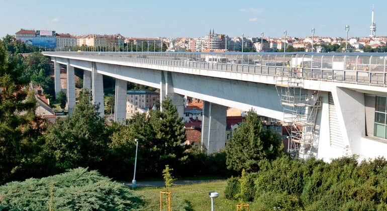 discovering-nusle-guided-tour-through-pragues-architectural-marvels-es-2