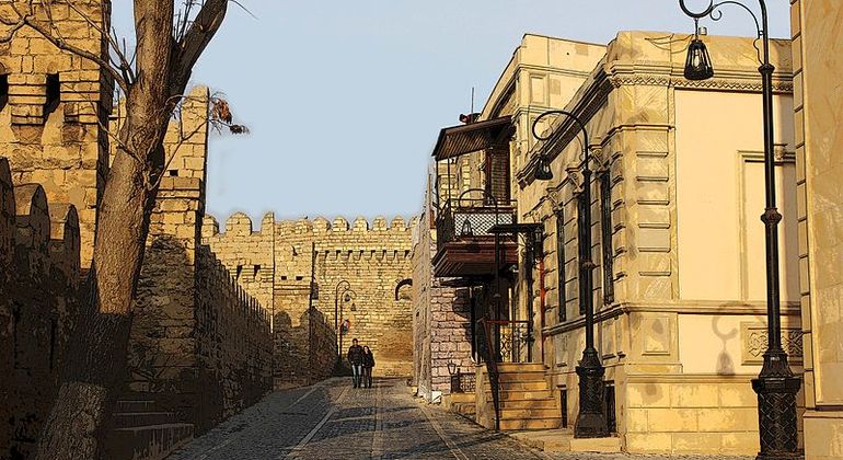 Visita a pie del casco antiguo de Bakú Azerbaiyán — #1