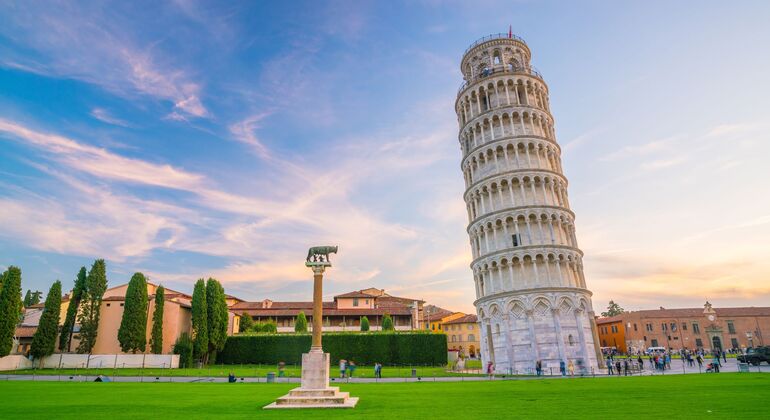 Toskana Sonnenaufgang, San Gimignano, Lucca, & Pisa Tour von Florenz Bereitgestellt von Tourist Italy