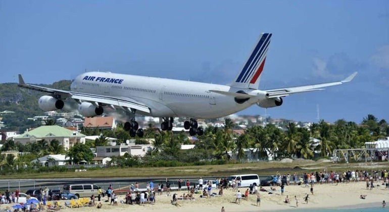 Maho Beach Jet Blast Beach Day Netherlands Antilles &mdash; #3
