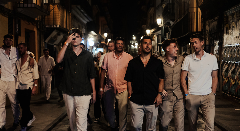 Barcelona: Fiesta en Albergues  España — #3