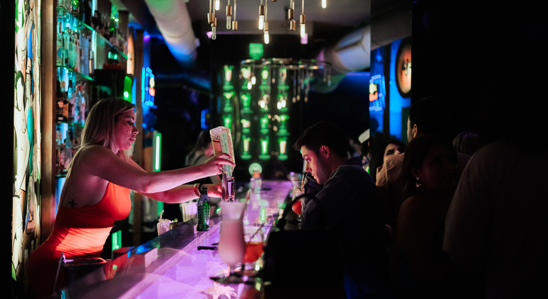 Barcelona: Fiesta en Albergues  España — #4