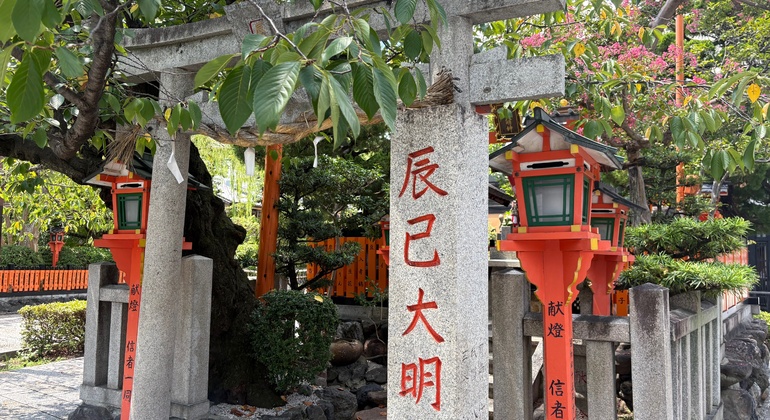 Free Kyoto Early Morning Walking Tour in Gion & Higashiyama, Japan