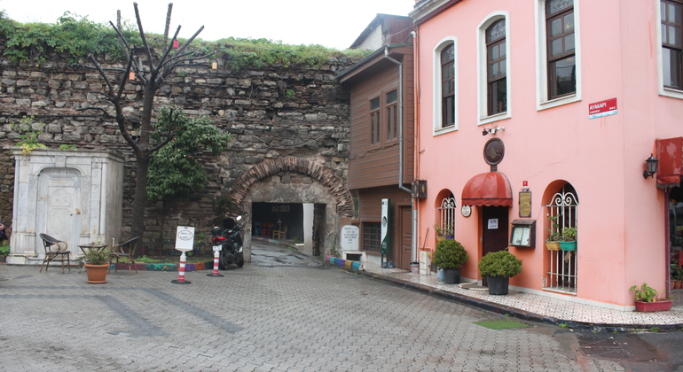 Entdecken Sie die alten Stadtteile von Istanbul & Cibali Fener Balat Bereitgestellt von Hüseyin