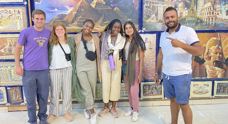 Free Shopping & Local Food Tour in Cairo