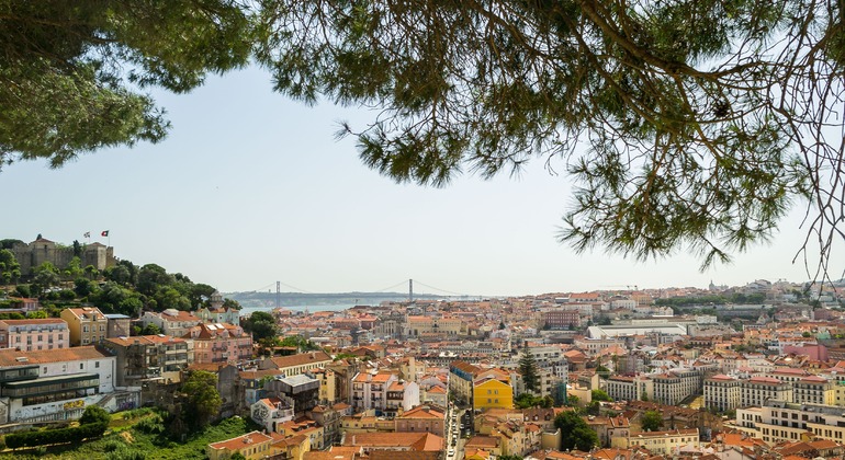 Tour gratuito essenziale di Lisbona Fornito da Paseando por Europa S.L