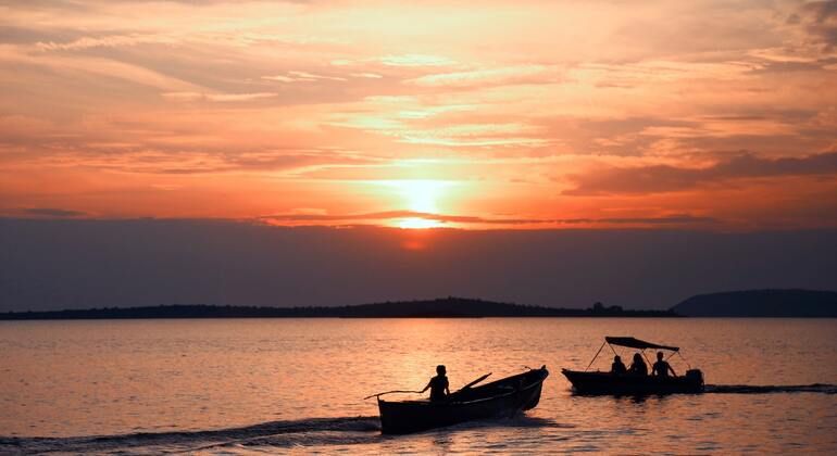 Passeios de barco e caminhadas na Ilha do Chapéu de Napoleão