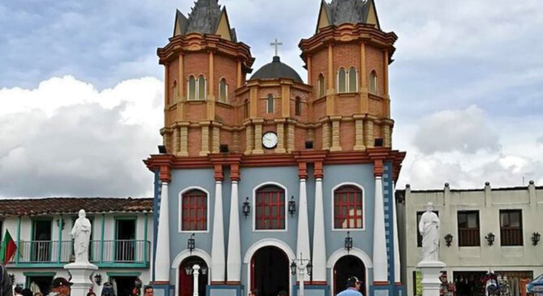 Tour di Guatapé e El Peñol con gita in barca