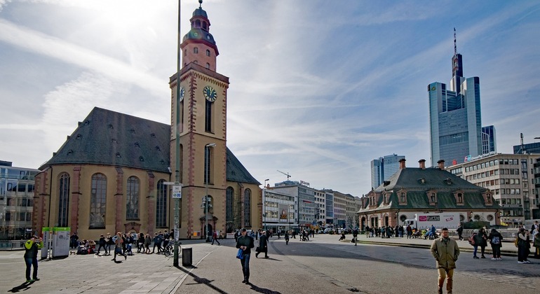 Tour gratuito a piedi intorno a Francoforte Fornito da Florian