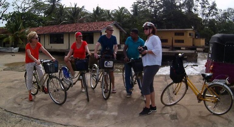 Expedição de bicicleta pela aldeia costeira em Galle Sri Lanka — #1
