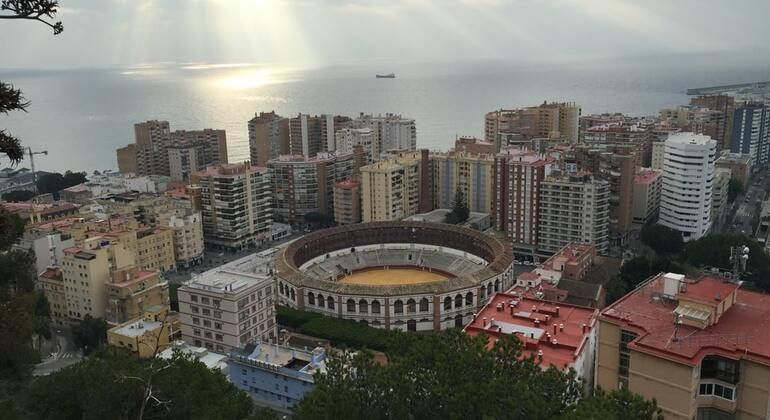 Málaga mit Blick auf das Meer Free Walking Tour Spanien &mdash; #2