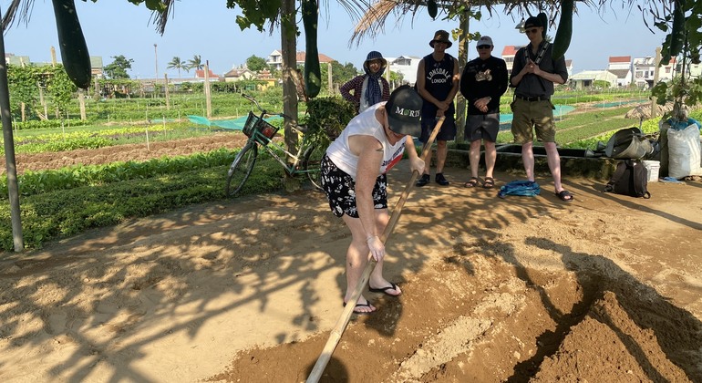 Tour in bicicletta della campagna di Hoi An - Villaggio vegetale di Tra Que e Basketboat Vietnam — #11
