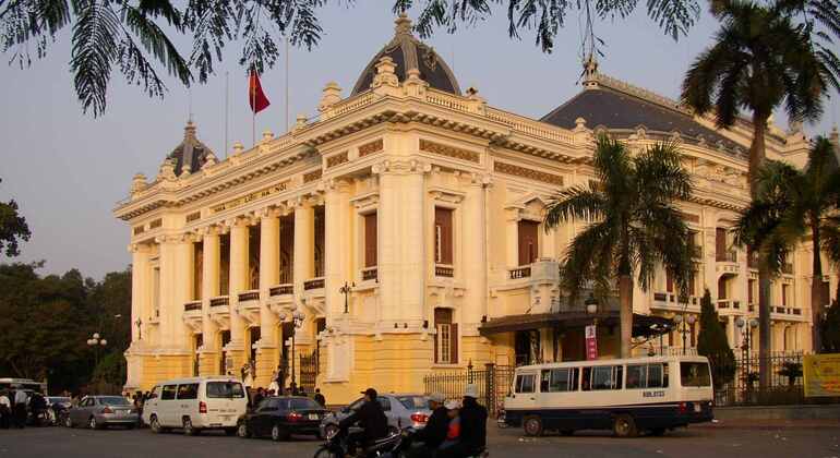 hanoi-evening-tour-with-cyclo-water-puppet-show-es-2