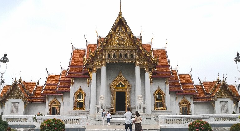 Kunstpalast in Thailand und Tempel "Ost trifft West Bereitgestellt von Sunray