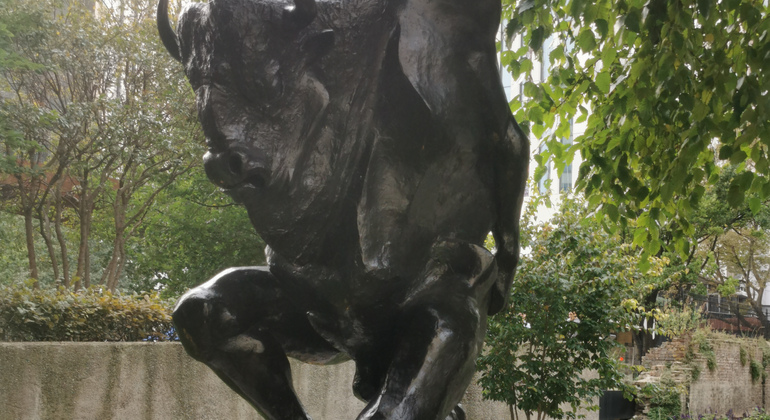 Cidade de Londres: Passeio histórico a pé por Londres - O Touro e o Dragão Organizado por Arjun Thandi