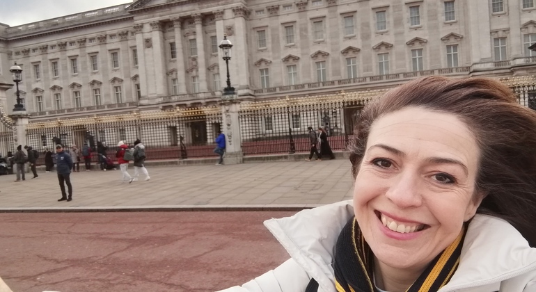 Tour a piedi da Buckingham Palace al Big Ben Fornito da Jill Davy