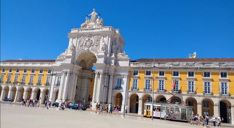 lisbon-small-group-van-tour-with-alfama-belem-es-6