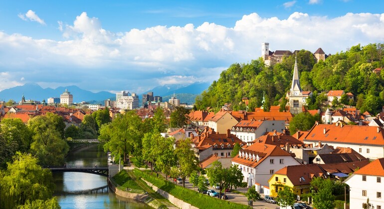 Tagesausflug nach Ljubljana und zum Bleder See mit dem Minivan ab Zagreb Bereitgestellt von Pathfinder Tours