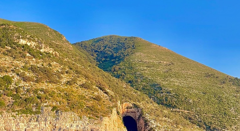 Excursão de lancha rápida ao Parque Nacional Marinho Sazan-Karaburun, Albania