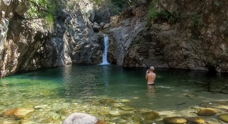 Excursão a pé às cascatas de Palo Maria, Mexico