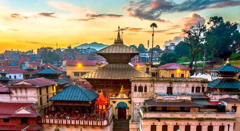 Visite approfondie du temple de Pashupatinath, du crématorium hindou et d'Aarati