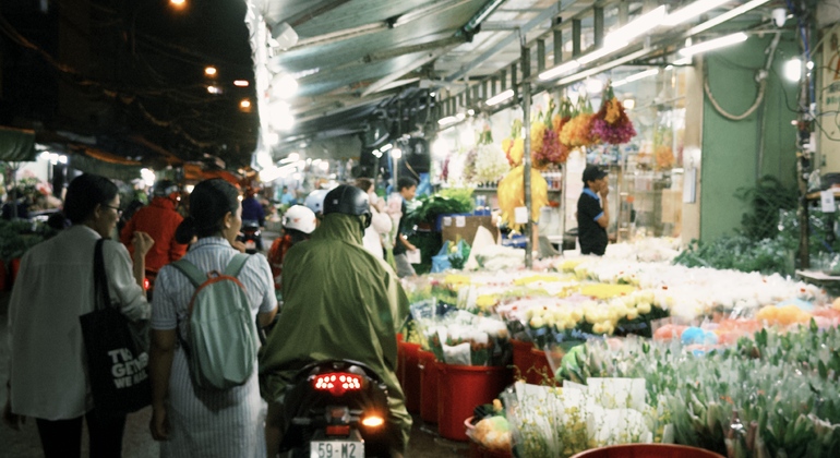 Street Food & The Life of Local - Free Walking Tour Vietnam — #16