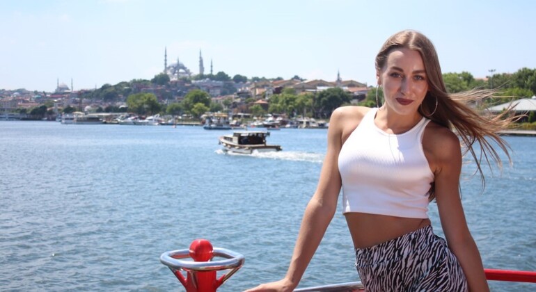 Istanbul Geführte Bosporus Tour Bereitgestellt von sealandtrip