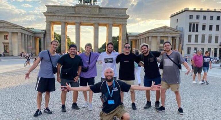 freetour-alternativo-de-berlin-arte-callejero-tecno-sexo-ocupas-es-1