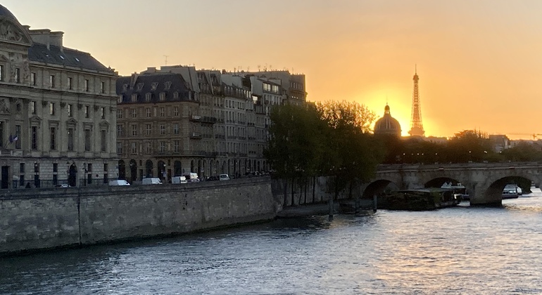 Paris by Night - Free Walking Tour