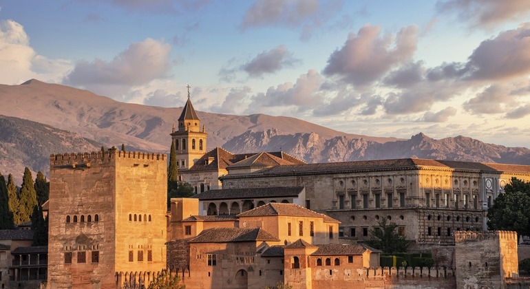 Kostenlose Führung durch die Alhambra Bereitgestellt von Al-Andalus Tours